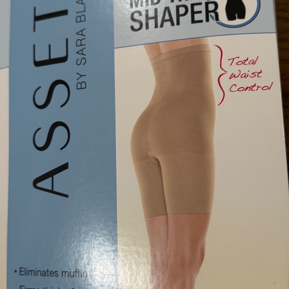 Assets By Sara Blakely Hi Waist Mid Thigh Shaper Waist Control Nude Spanx Size 4 - Picture 9 of 9